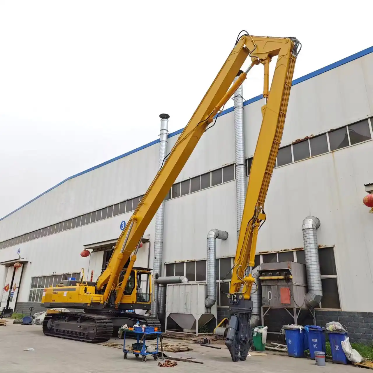 Key characteristics of 3-piece boom excavators